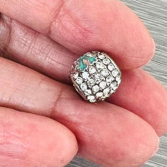 Silver plated blue enamel & paved clear crystal SNOW FLAKE ❄️ bracelet charm - Picture 5 of 6